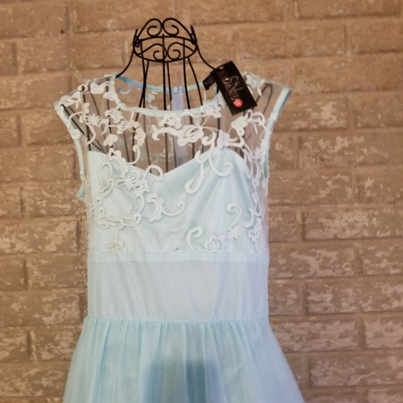 Absolutely Stunning evening gown - Picture 4 of 7